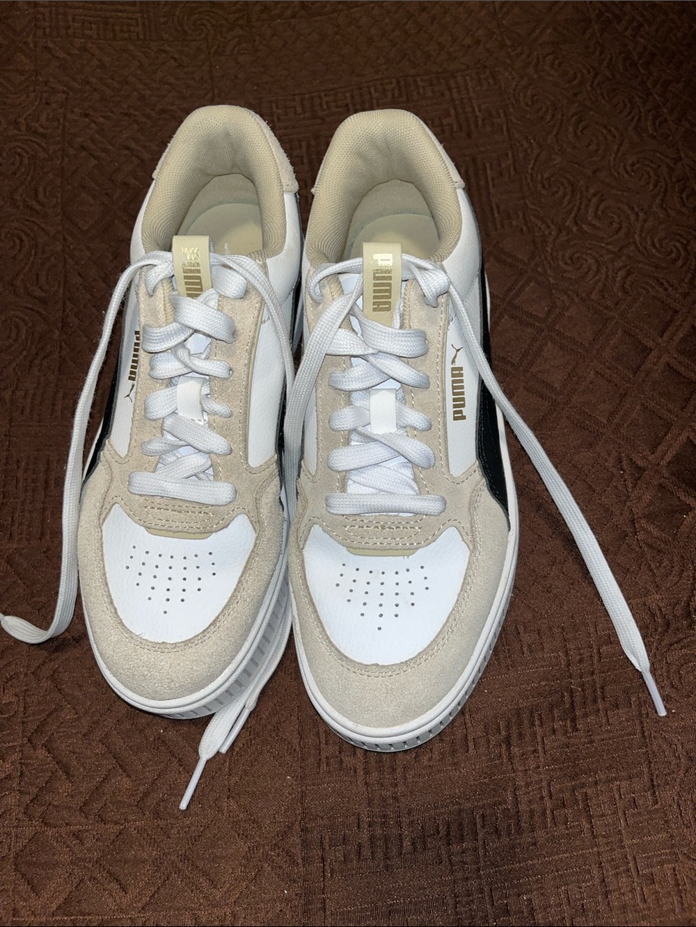 Puma White Beige Sneakers with Black Formstripe